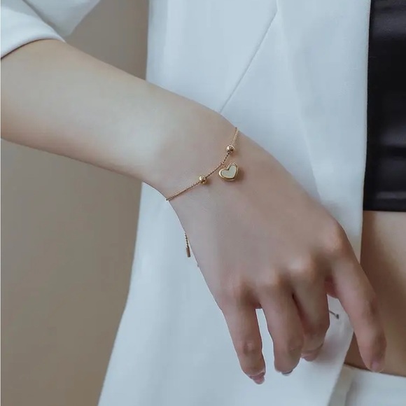 NEW 18k Gold Plated Heart Bracelet - Picture 4 of 8